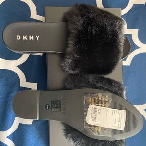 NWT DKNY Summer slip on